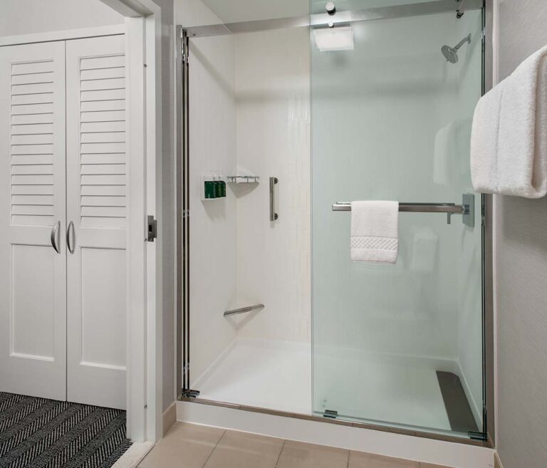 bathroom 768x657