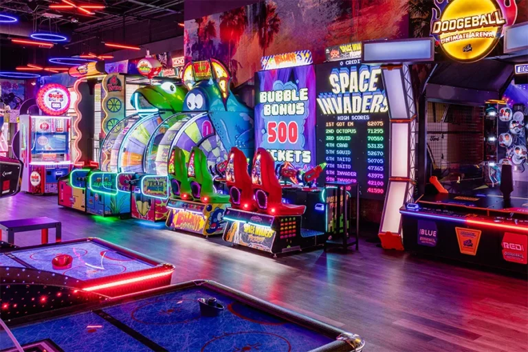 4 bowlero general hero arcade feature 768x512