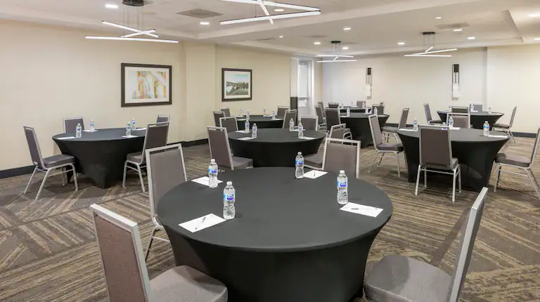 dcasg hiltongardeninn vni7685